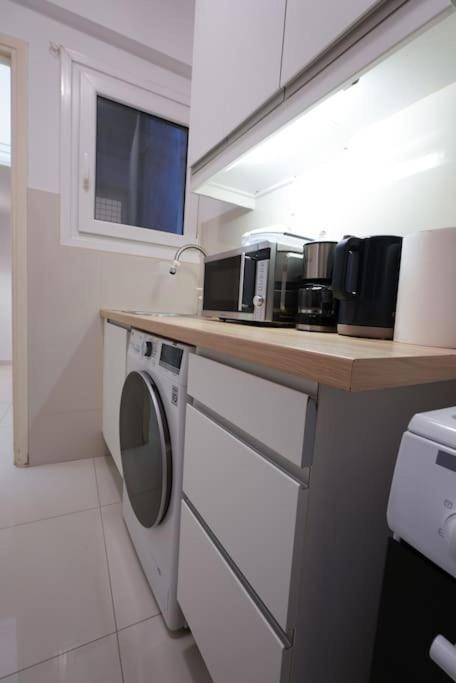 Syntagma Square, 70Sqm Pentelis Sunny Apartment Athene Buitenkant foto