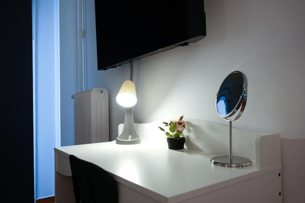 Syntagma Square, 70Sqm Pentelis Sunny Apartment Athene Buitenkant foto