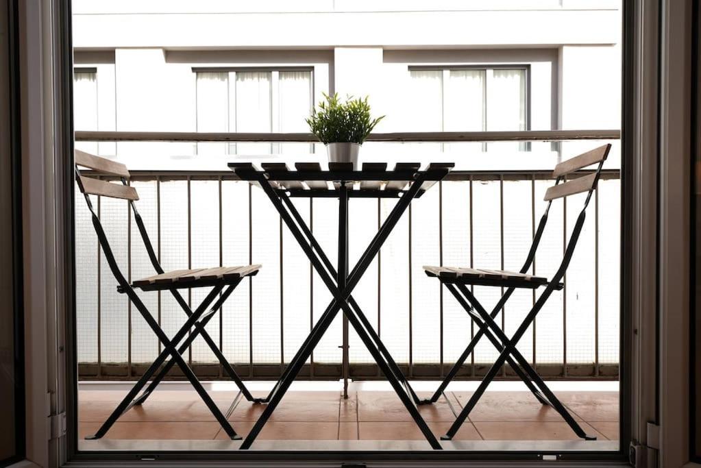 Syntagma Square, 70Sqm Pentelis Sunny Apartment Athene Buitenkant foto