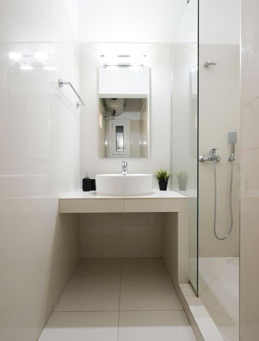 Syntagma Square, 70Sqm Pentelis Sunny Apartment Athene Buitenkant foto