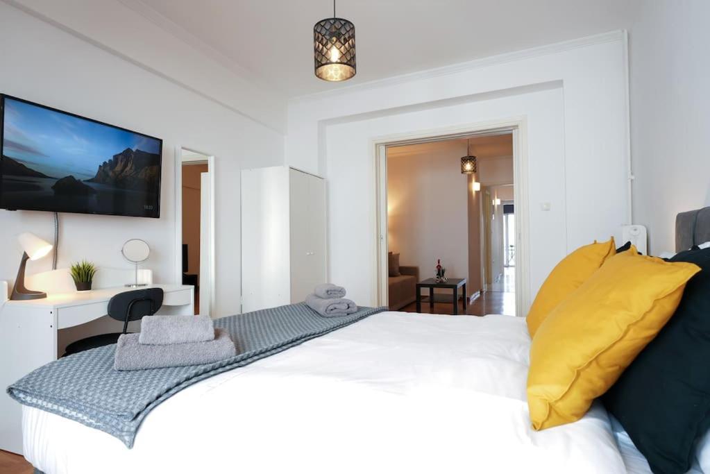 Syntagma Square, 70Sqm Pentelis Sunny Apartment Athene Buitenkant foto